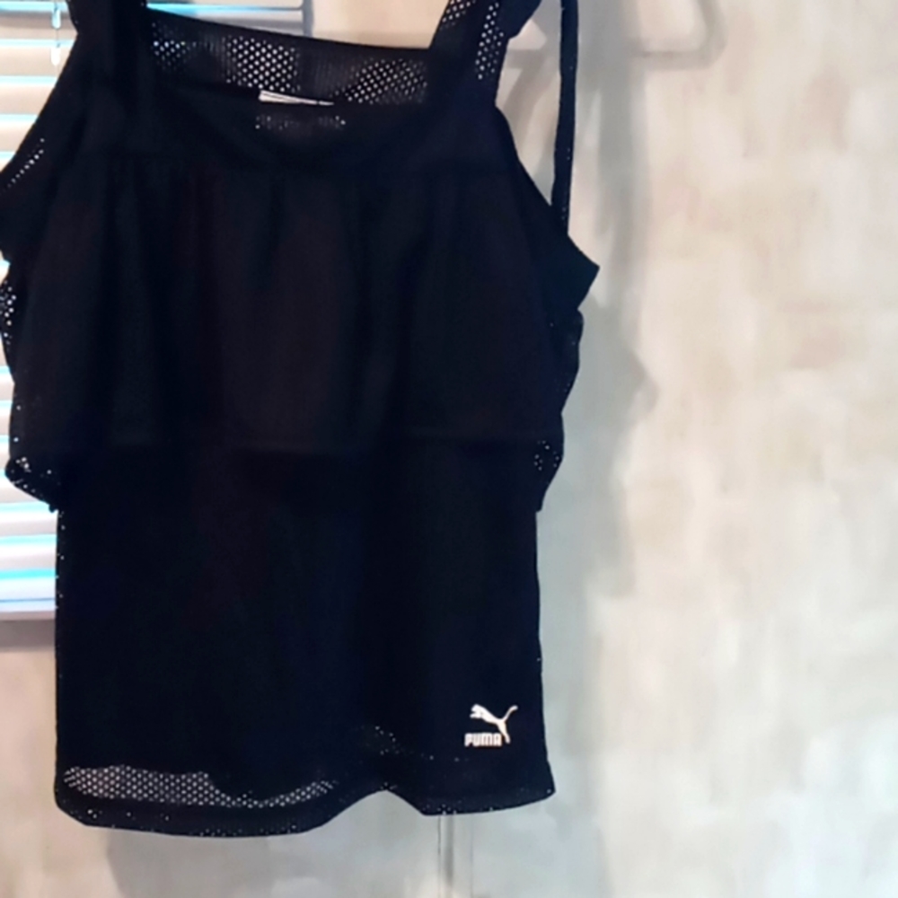 Puma top